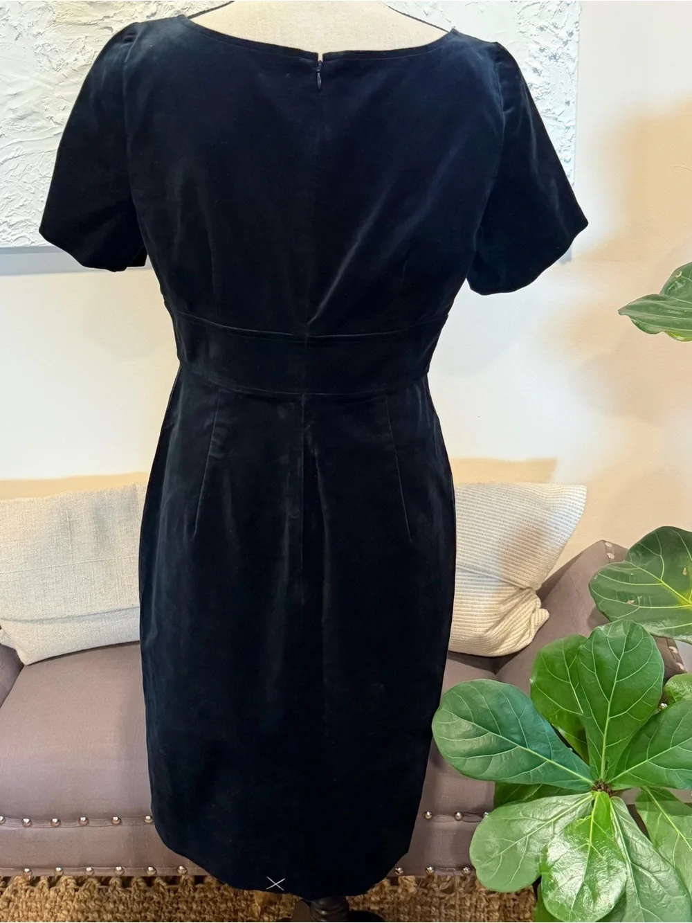 J.CREW Black Squareneck Sheath Dress Stretch Velvet Short Sleeve Size 10 NWT